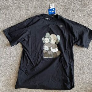Uniqlo x Kaws Shirt
